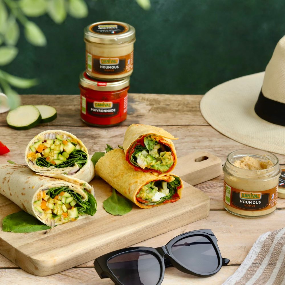 Wraps au poulet, courgettes & avocat, sauce poivronnade
